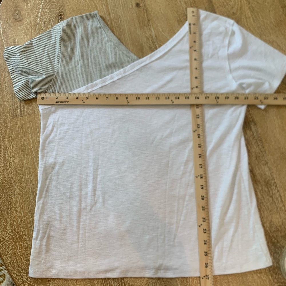NWOT crisp white summer t shirt